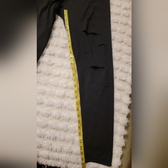 VICTORIA SECRET PINK High-rise Front Ripped Detail Leggings size Medium Black - Picture 2 of 4